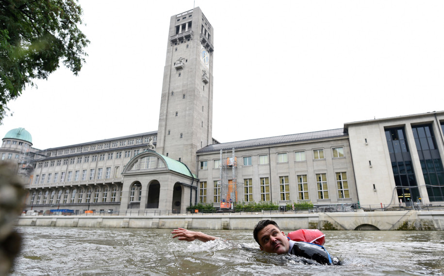 New German Trend: Swim to Work, Avoid Traffic