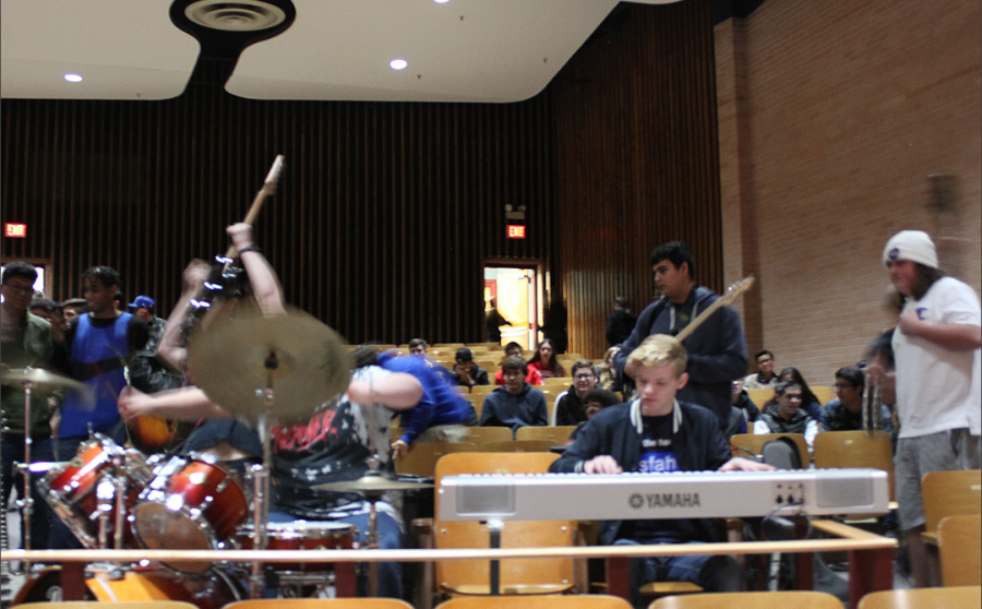 Sahuaro's Jamz Band playing "Carol of the Bells" to close out the concert.