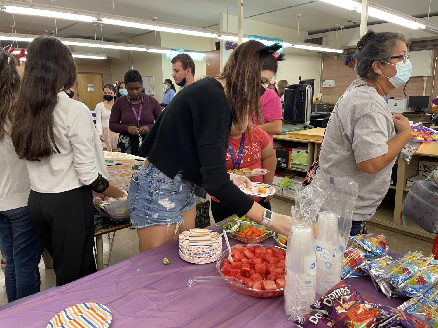 Halloween Lunch-in Brings Cougars Closer