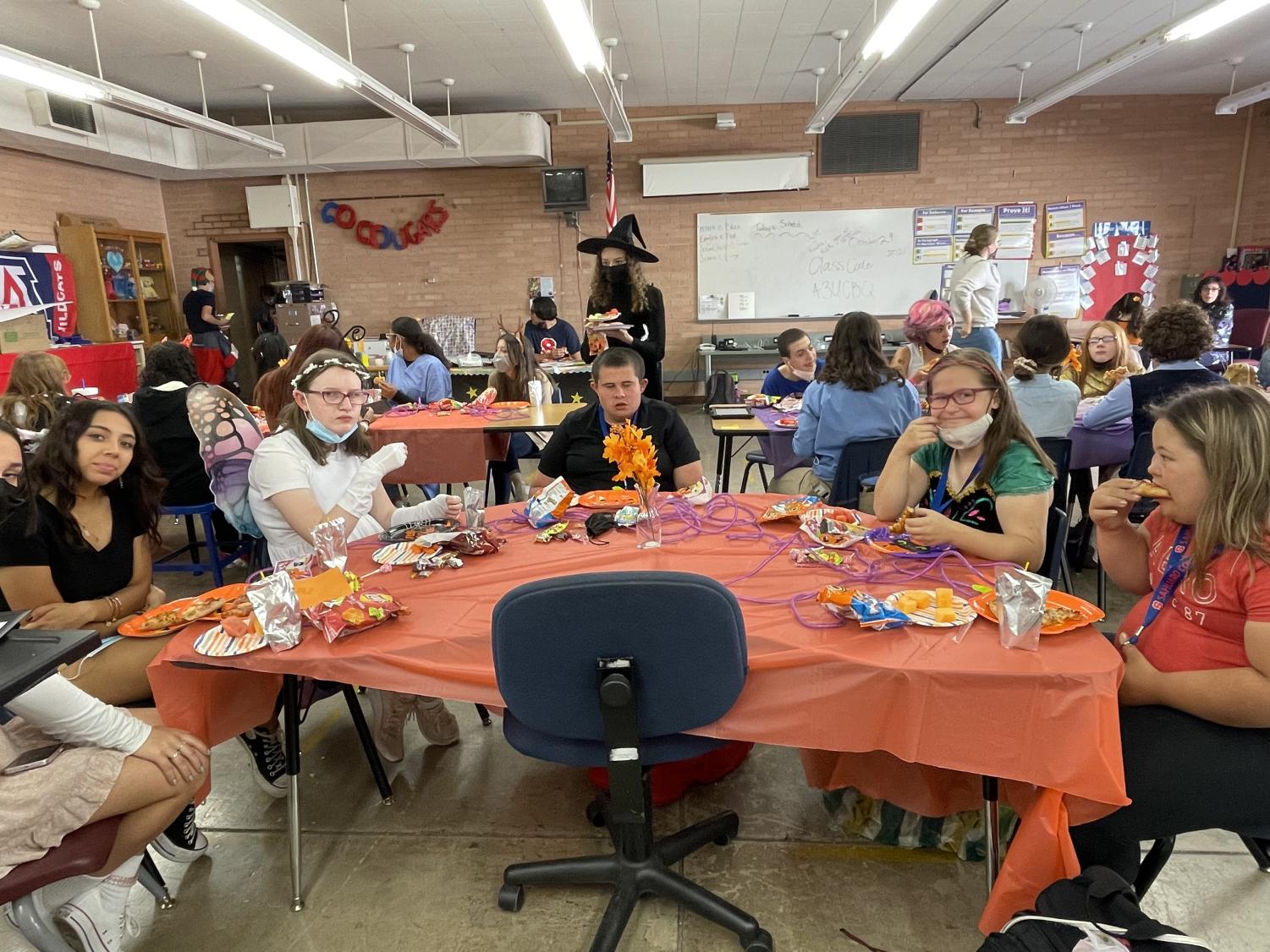 Halloween Lunch-in Brings Cougars Closer