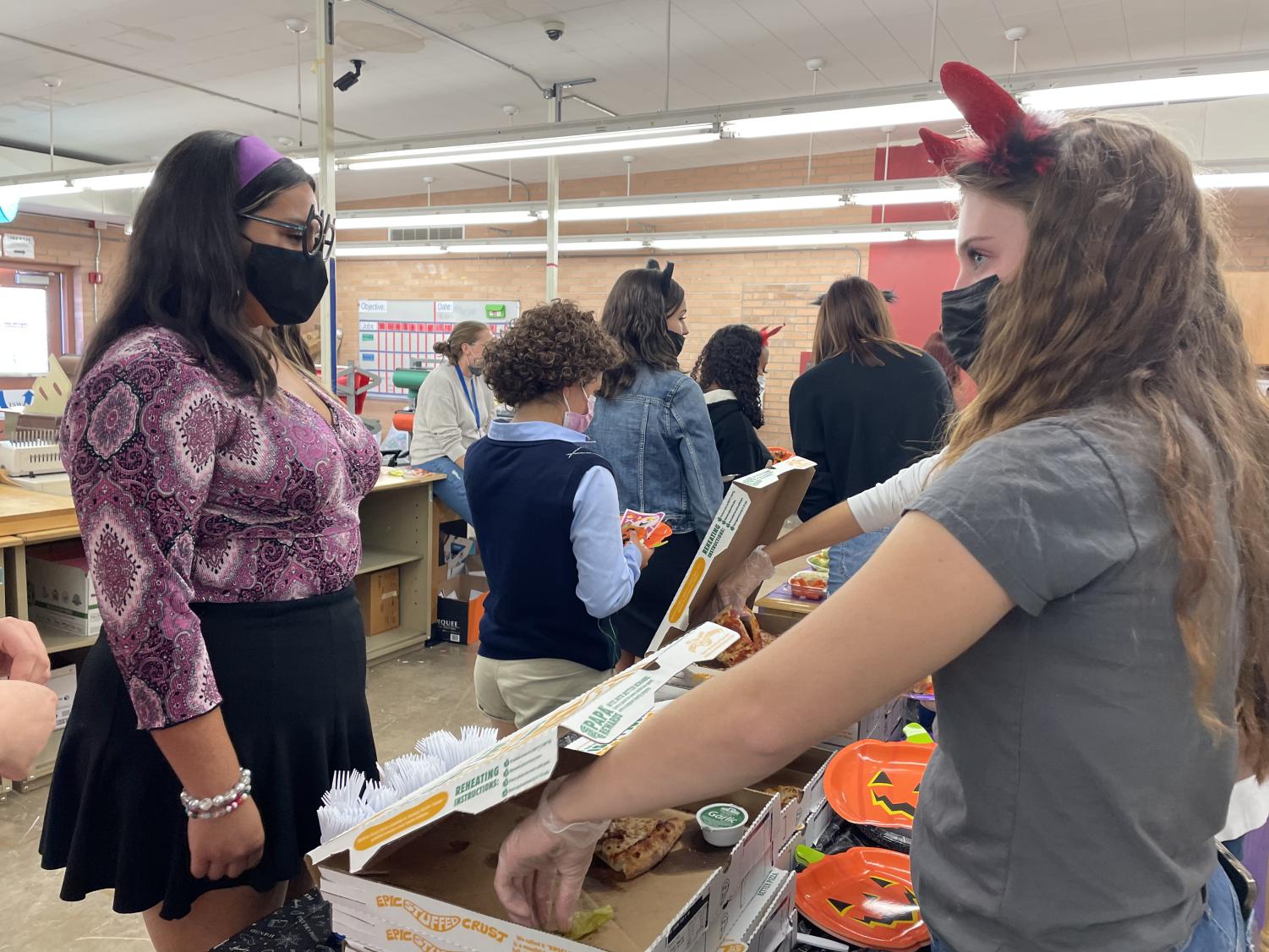 Halloween Lunch-in Brings Cougars Closer