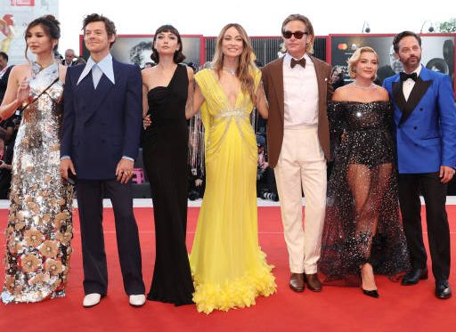 VENICE, ITALY - SEPTEMBER 05: (L-R) Gemma Chan, Harry Styles, Sydney Chandler, director Olivia Wilde, Chris Pine, Florence Pugh and Nick Kroll attend the "Don't Worry Darling" red carpet at the 79th Venice International Film Festival on September 05, 2022 in Venice, Italy. (Photo by Vittorio Zunino Celotto/Getty Images)