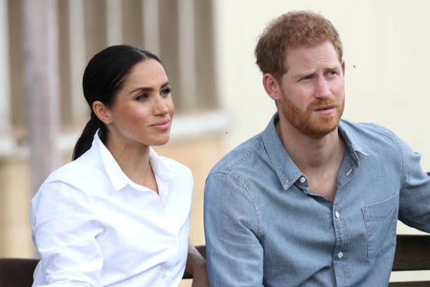 DUBBO, AUSTRALIA - OCTOBER 17:  Prince Harry, Duke of Sussex and Meghan, Duchess of Sussex visit a local farming family, the Woodleys, on October 17, 2018 in Dubbo, Australia. The Duke and Duchess of Sussex are on their official 16-day Autumn tour visiting cities in Australia, Fiji, Tonga and New Zealand.  (Photo by Chris Jackson - Pool/Getty Images)