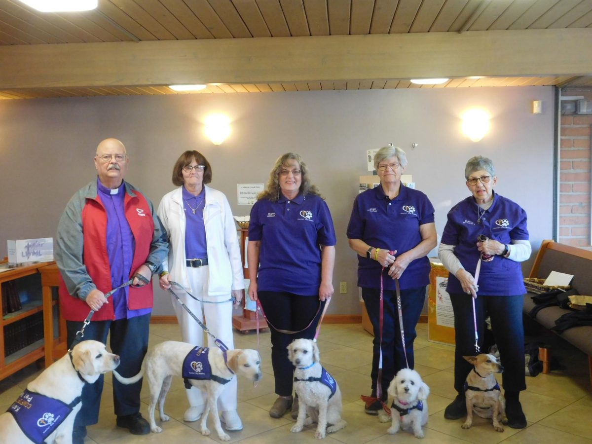 Therapy Dogs Are Coming to Sahuaro to Alleviate Those Ruff Days!