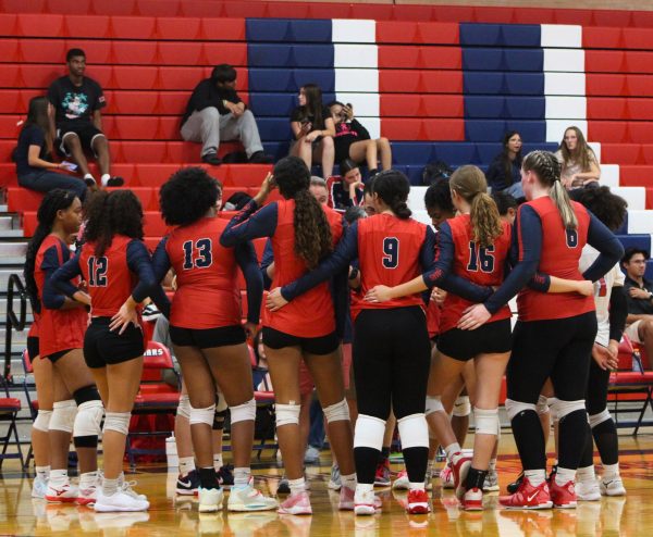 Sahuaro Volleyball Takes a Tough Loss Against Desert Christian